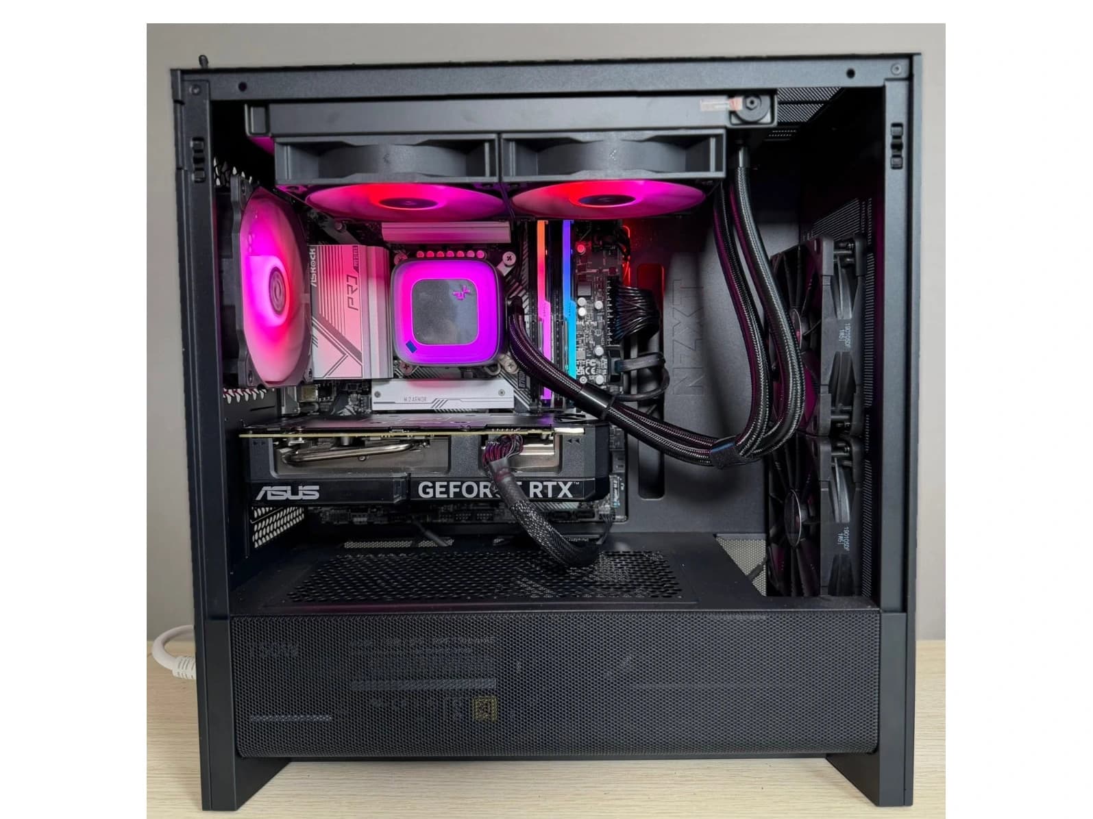 PC D-20 Gaming Intel Core i5-12400F/B760M